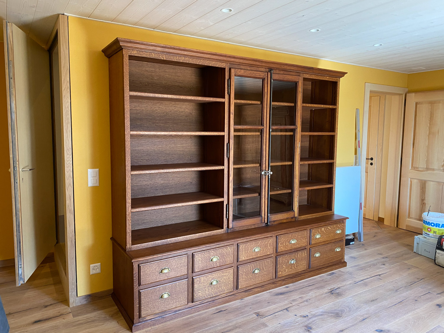 Travauxsurbois Agencement bibliotheque autour d une ancienne fenetre 2