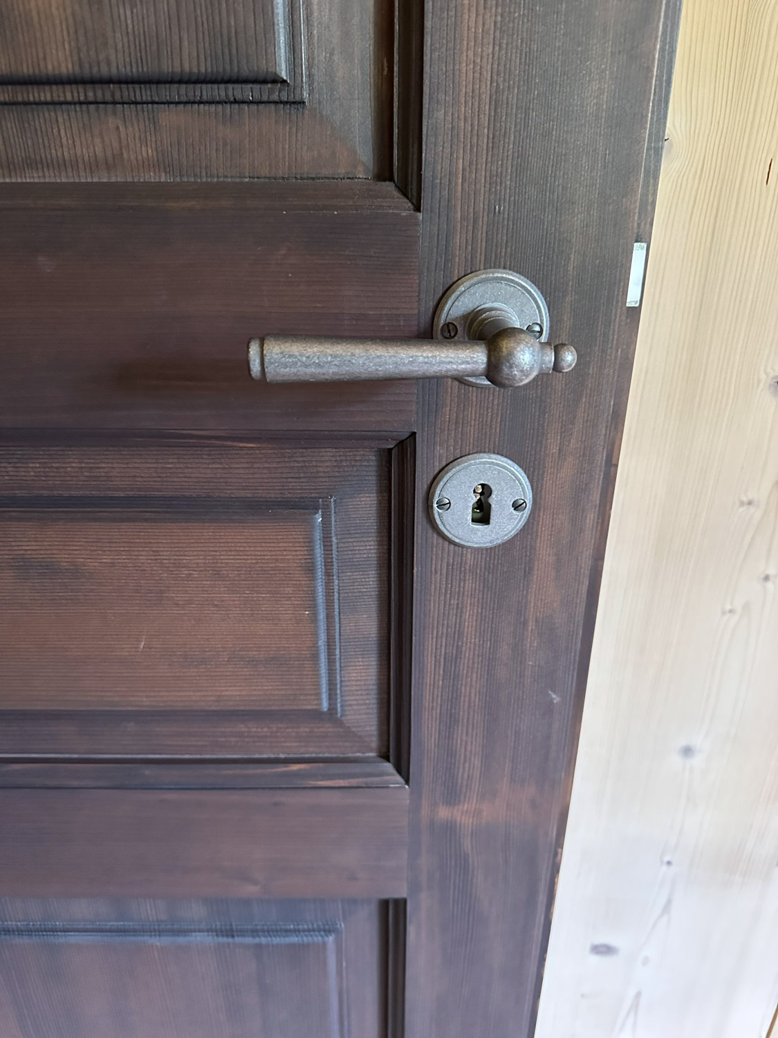 Travauxsurbois Menuiserie et amenagement interieur porte 03