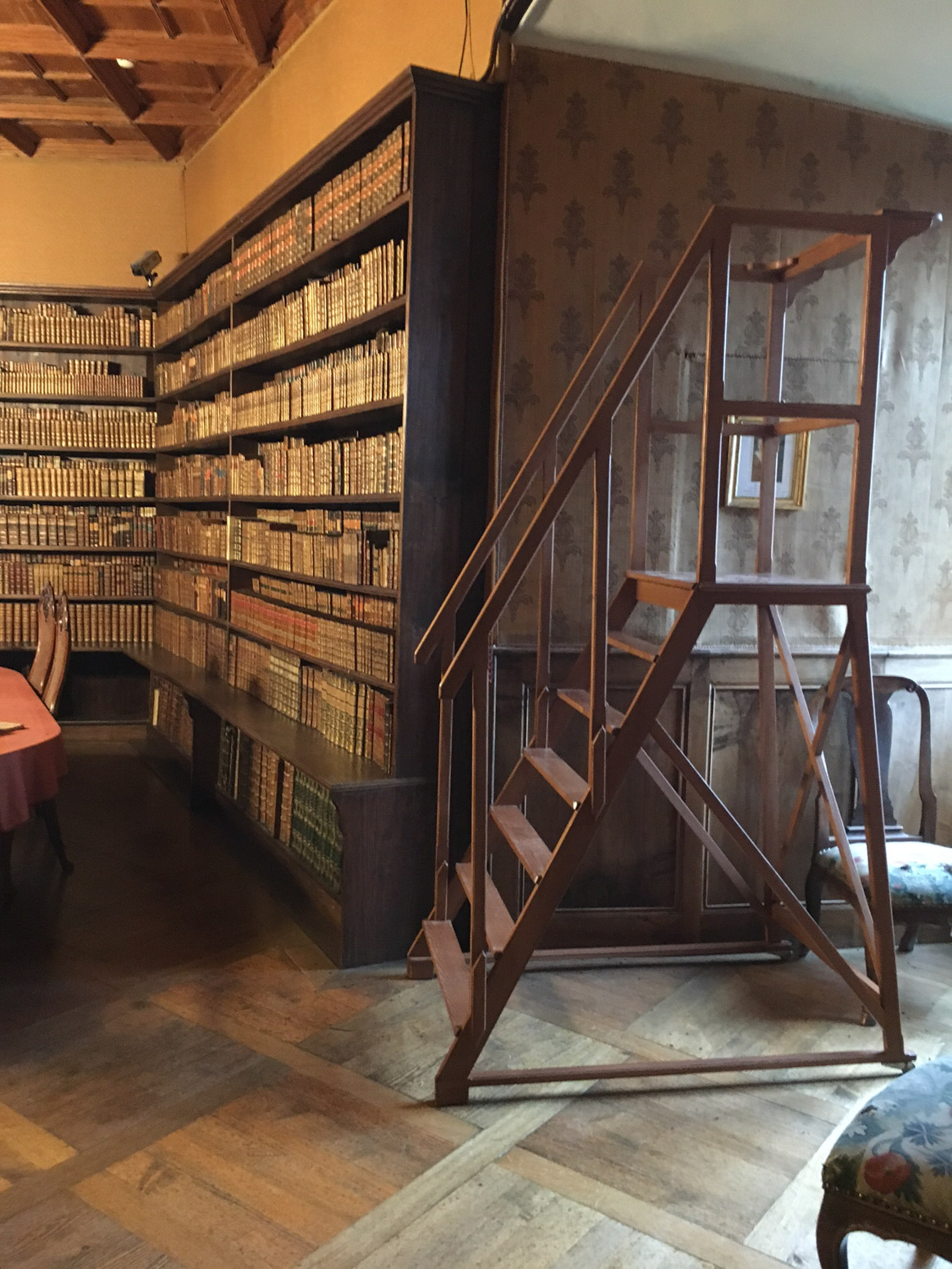 Travauxsurbois Mobilier echelle bibliotheque chateau 1